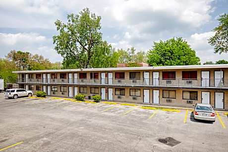 Best Motel By OYO Chicago I-90