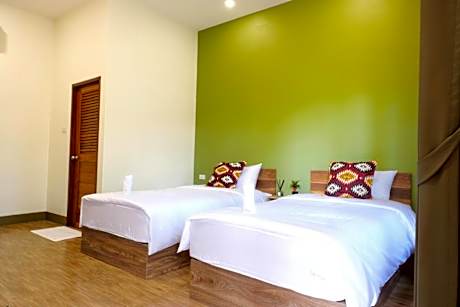 Twin Room with Private Bathroom