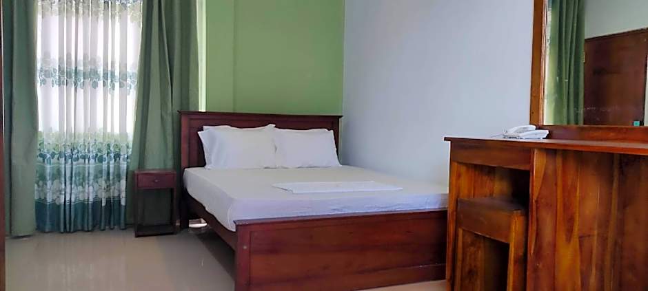 Empire Valley Hotel