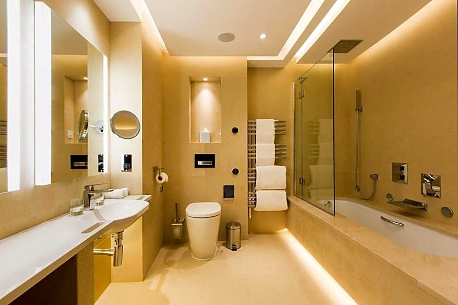 One Warwick Park Hotel