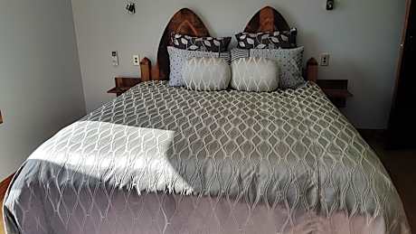 Deluxe King Room - Disability Access