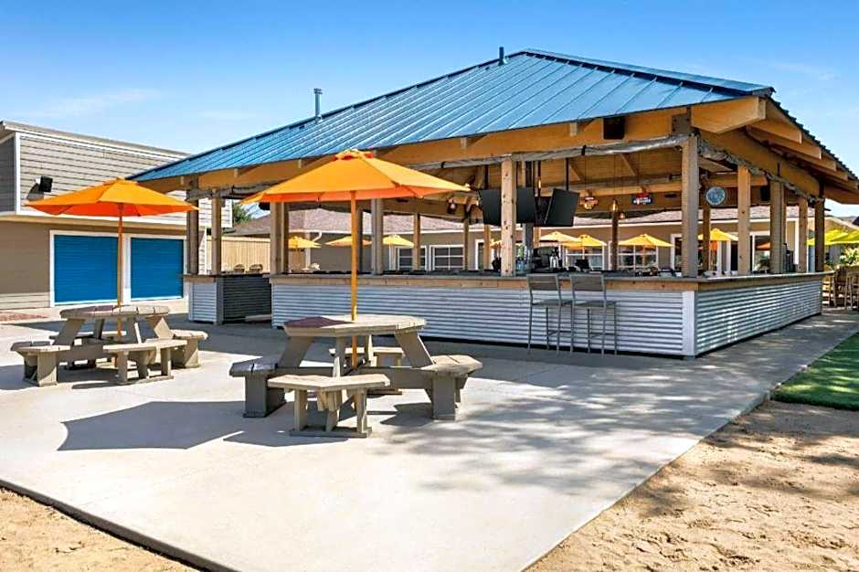 AmericInn by Wyndham La Crosse Riverfront-Conference Center