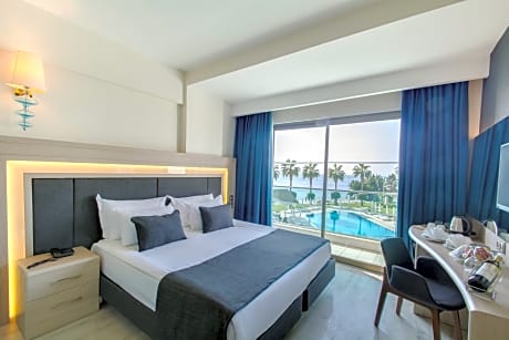 Standard Double or Twin Room with Sea View