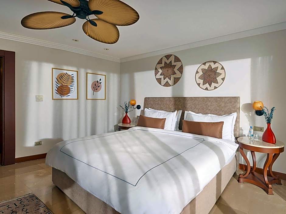 Photo 1 of 2 of Deluxe, Sea View