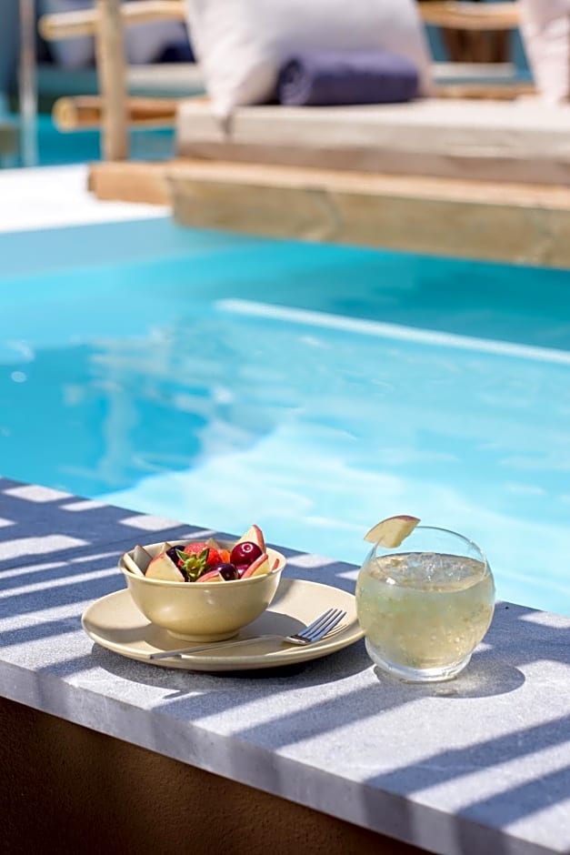 Aletri Swim Up Boutique Hotel