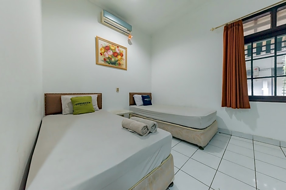 RedDoorz @ Hotel Pondok Kurnia near Buah Batu Bandung