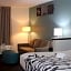 Wingate by Wyndham Kings Bay Naval Base / I-95