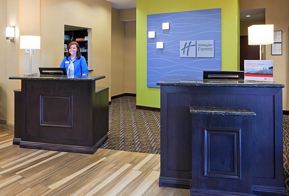 Holiday Inn Express & Suites Fort Dodge, an IHG Hotel