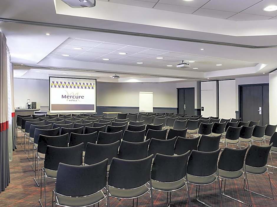 Mercure Paris La Défense Grande Arche Hotel