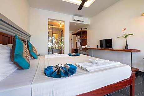 Staycation Offer - Superior Double or Twin Room + 10% Off on Beverage