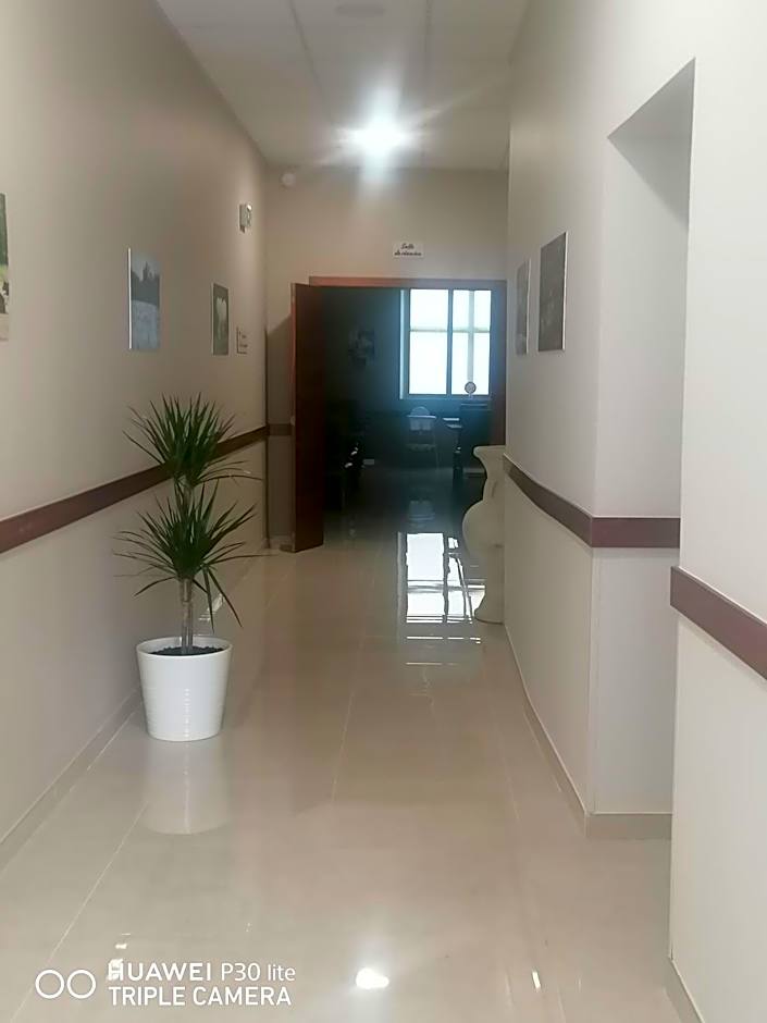 SQUARE HOTEL