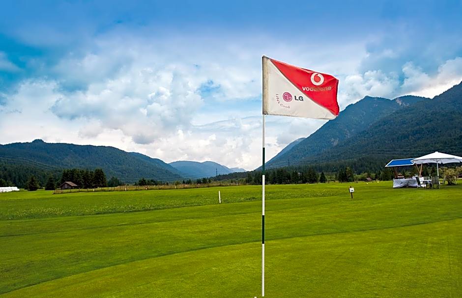 Parkhotel Wallgau 4 Sterne Superior Alpenjuwel mit Spa Genuss, Golf & Wellness in der Karwendel-Region Tradition trifft Eleganz im stilvollen Rückzugsort