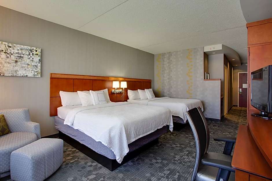 Courtyard by Marriott Republic Airport Long Island/Farmingdale