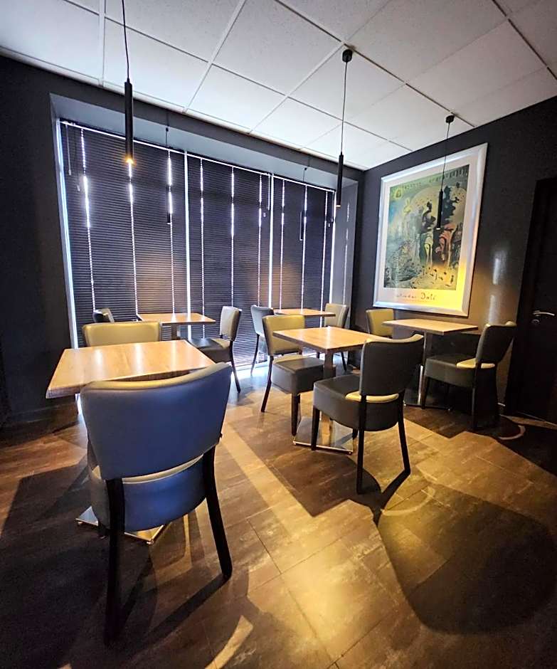 Cit'Hotel Le Cheval Blanc Cognac Centre