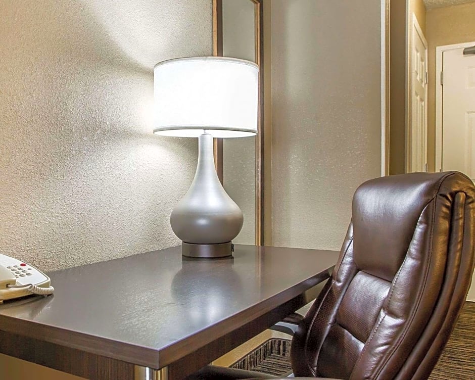 Quality Inn Dayton North - Vandalia