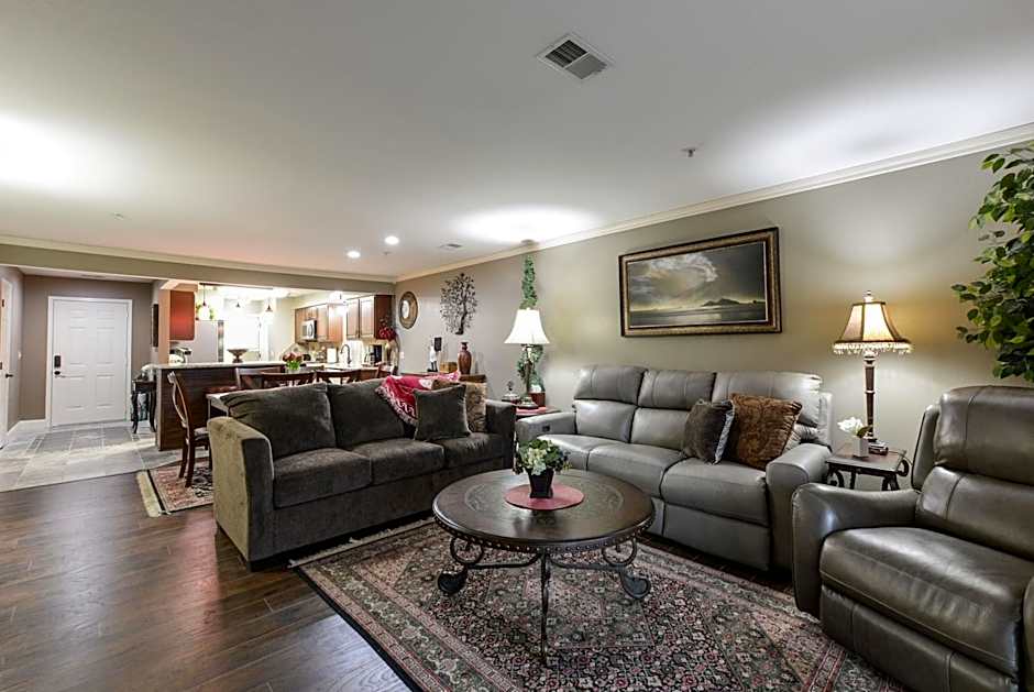 Luxury Condos at Thousand Hills - Heart of Branson - Beautifully remodeled - Spacious and Affordable