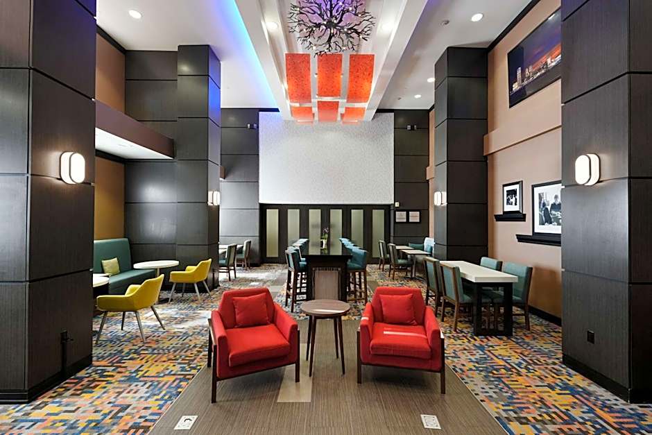 Hampton Inn By Hilton And Suites Tulsa Central