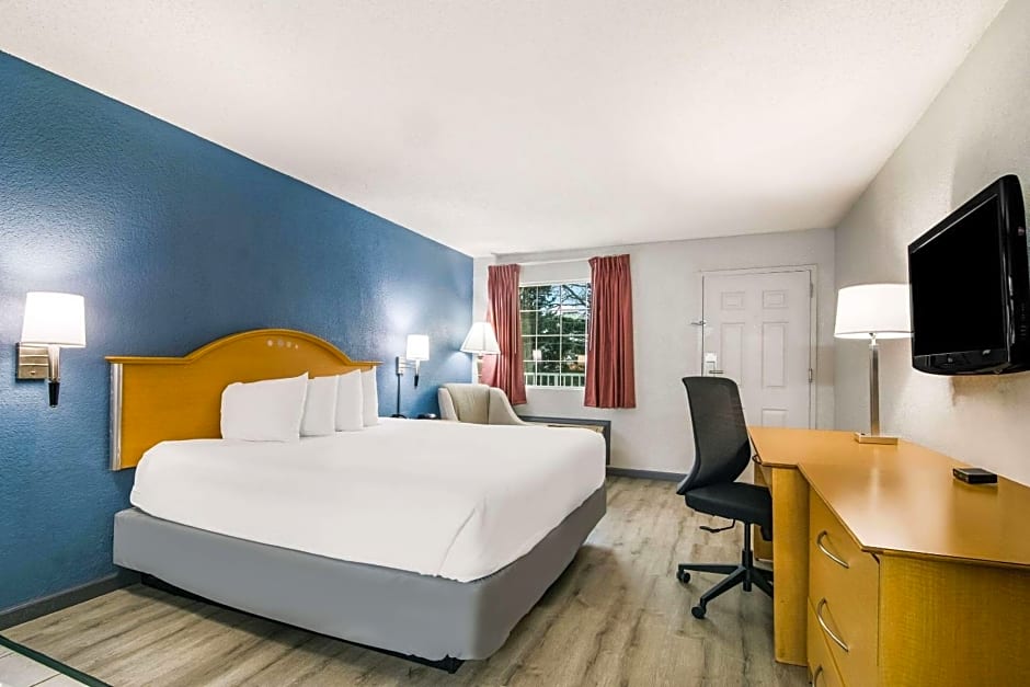 Econo Lodge Branson Theater District