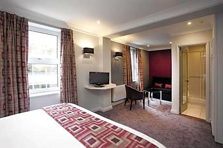 Executive King Room with Sofa Bed - Non-Smoking