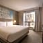 Hilton Chicago/Magnificent Mile Suites