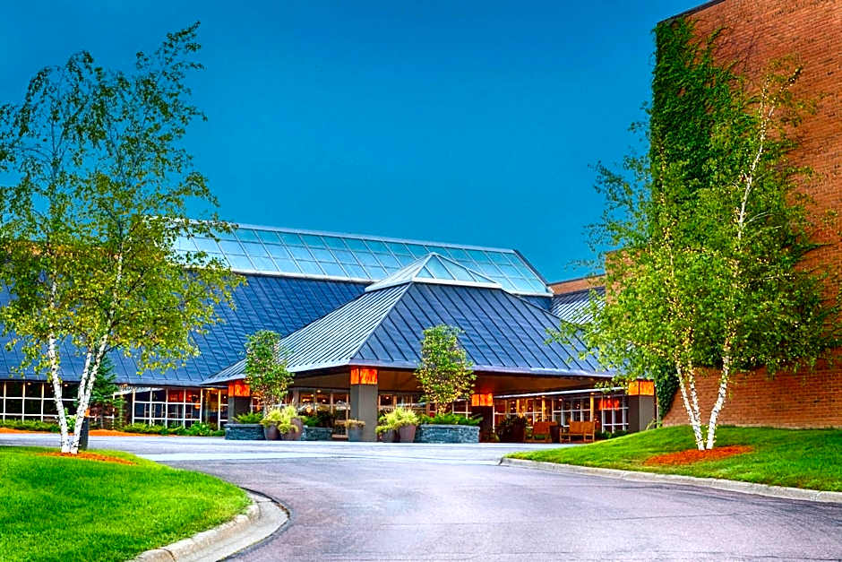 Crowne Plaza Minneapolis West By IHG