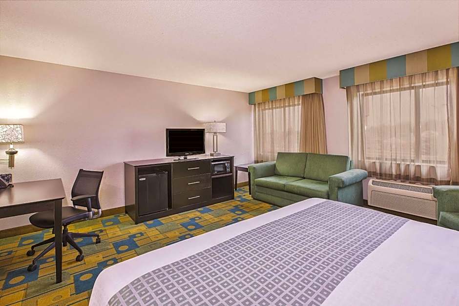 La Quinta Inn & Suites by Wyndham Toledo Perrysburg
