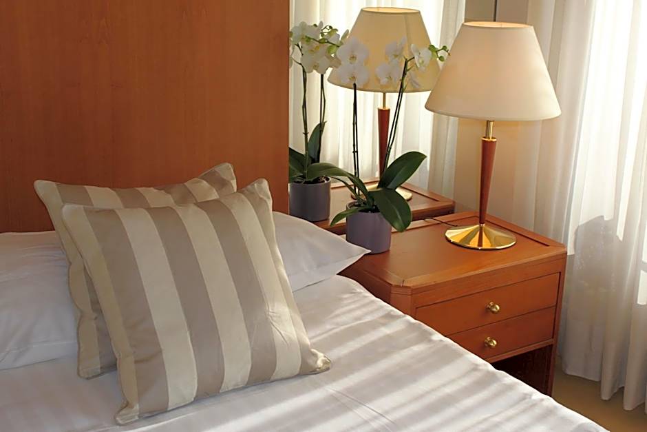 Royal Plaza Montreux & Spa