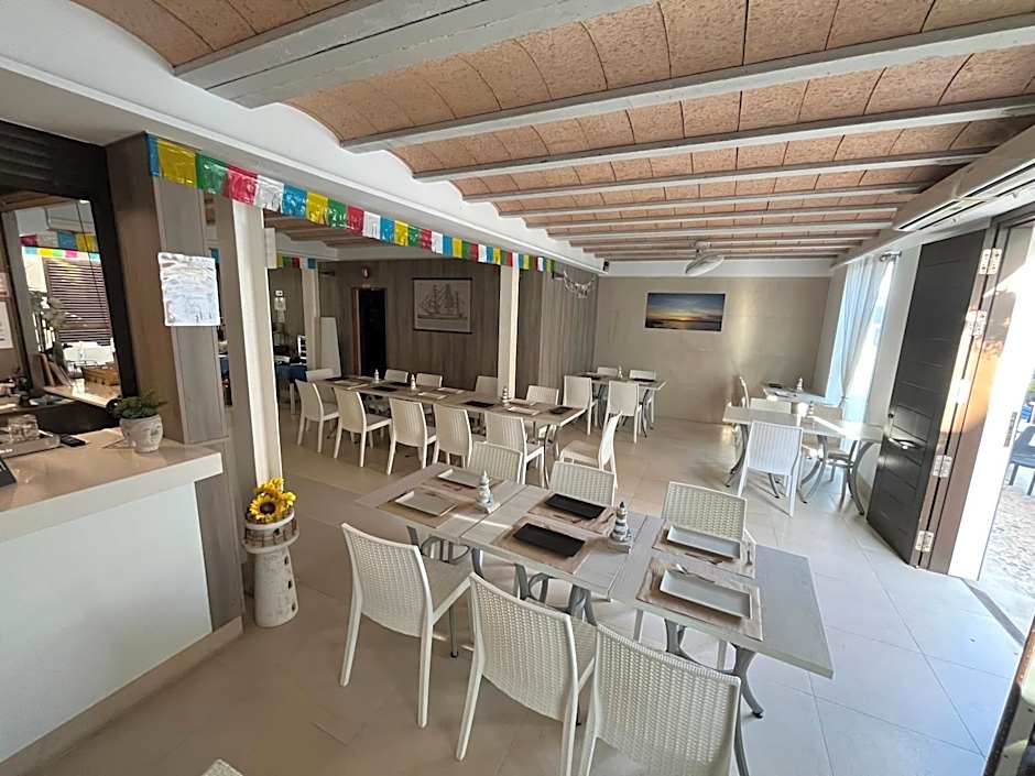 HOTEL ISLA PLANA