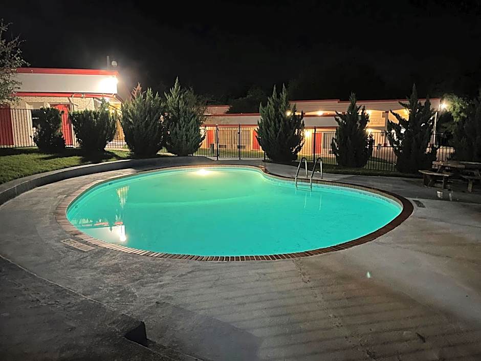 Studio 6 Suites Belton, TX