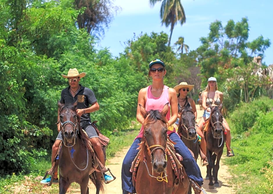Selina Puerto Escondido