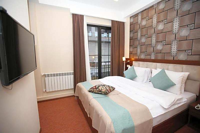 Auroom Hotel