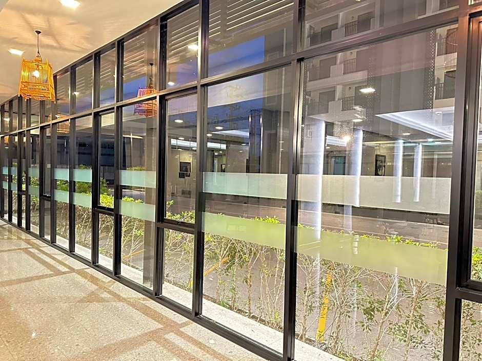 O2 Grand Suvarnabhumi Airport