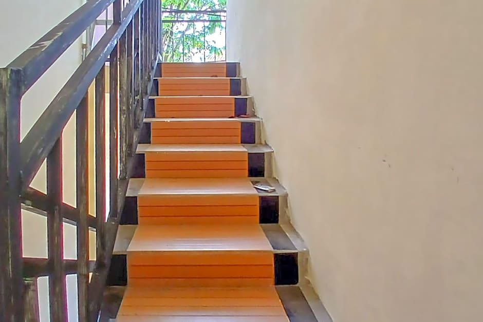 RedDoorz @ Dien Homestay Syariah Alun-alun Pasuruan