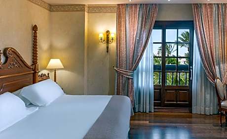DELUXE DOUBLE GOLF VIEW ROOM
