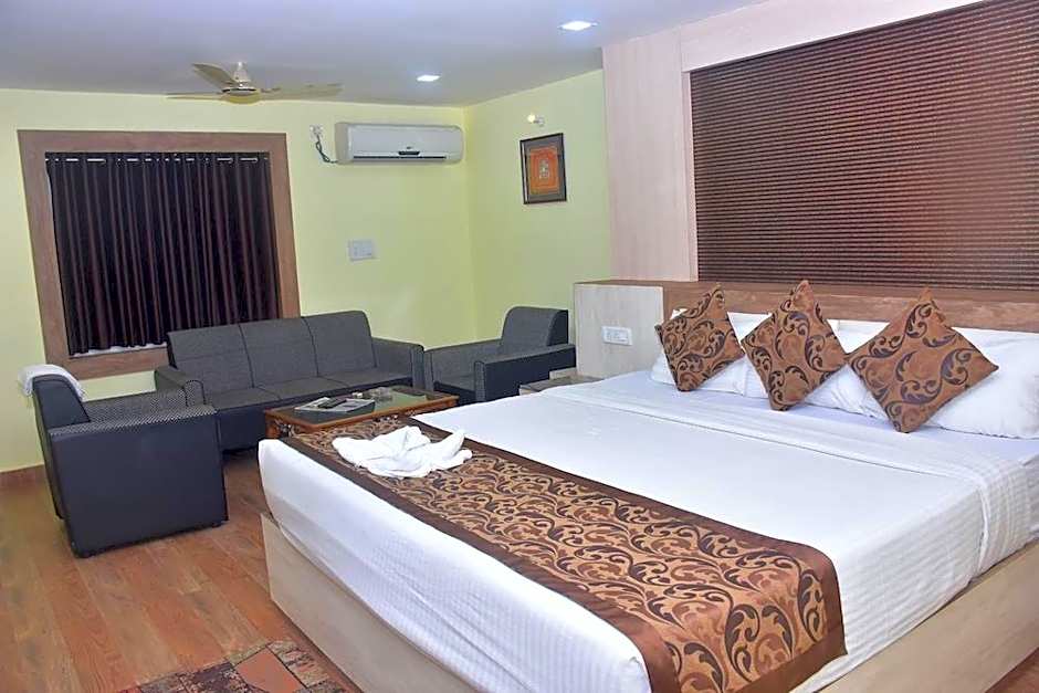 Hotel Arya Palace