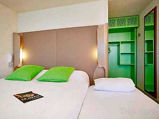 2 Twin Beds — 3 fotoğraftan 1. fotoğraf