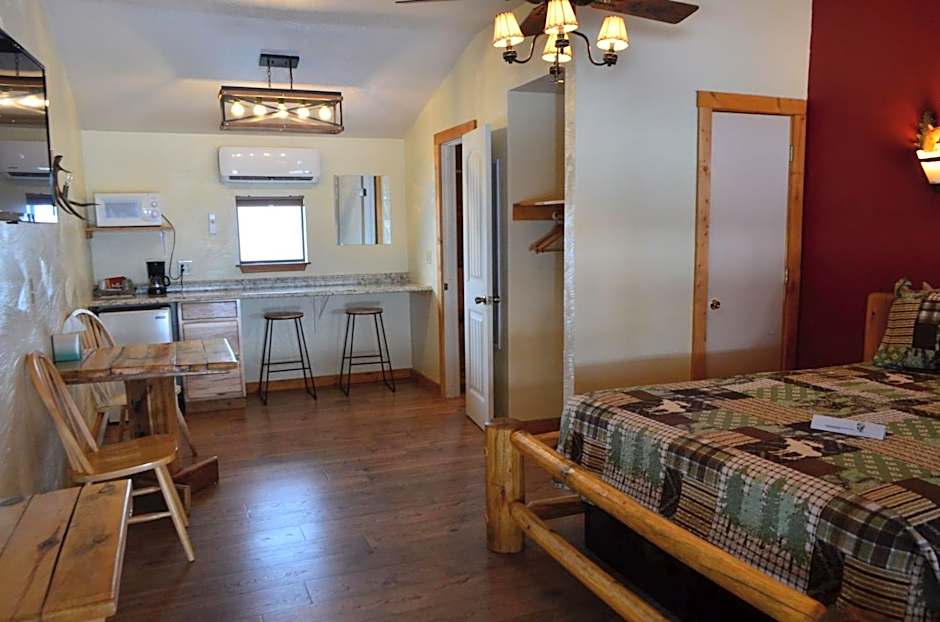 Nine Pines Motel