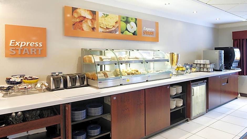 Holiday Inn Express Leeds-East By IHG