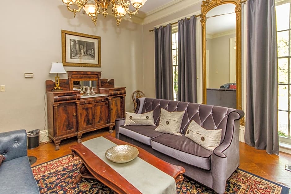 Linden Row Inn