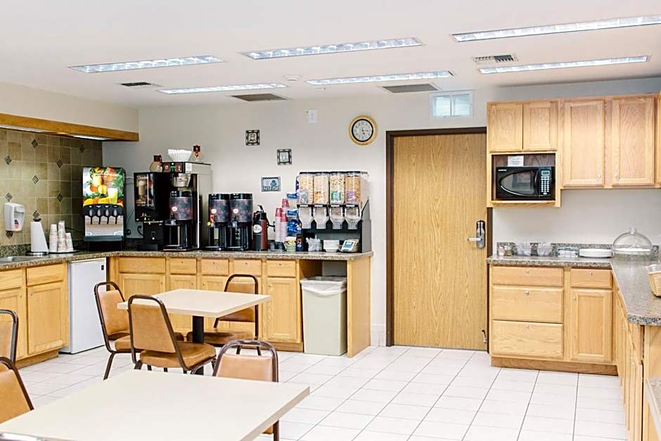Lavissh Inn and Suites