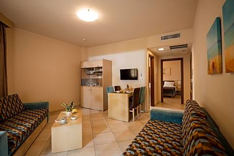 Suite with Garden View