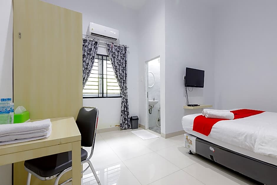 RedDoorz Plus near Thamrin Plaza Medan