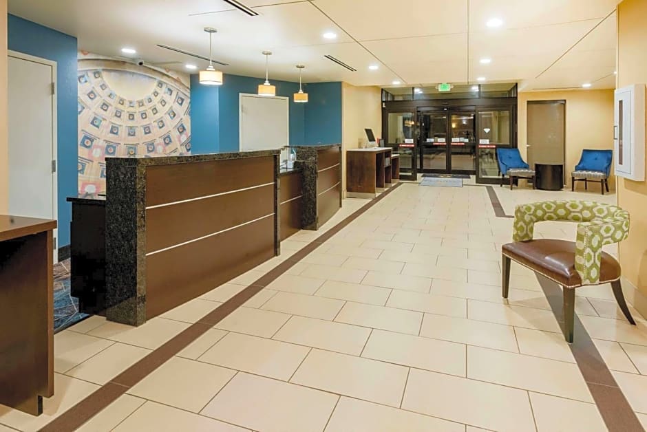 La Quinta Inn & Suites by Wyndham Grove City