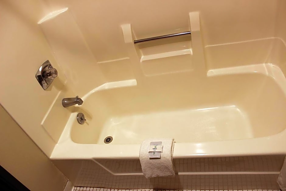 Woodland Inn & Suites