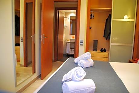 Two-Bedroom Apartment (3 Adults)