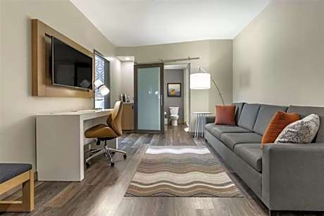 Two-Bedroom King Suite