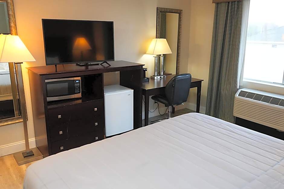 Copley Inn & Suites, Copley - Akron