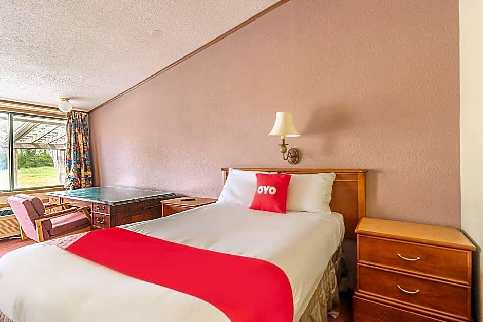 OYO Hotel Daleville AL Hwy 84
