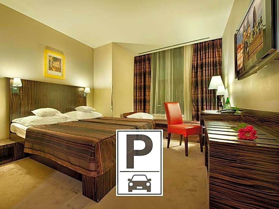 Ea Hotel Crystal Palace
