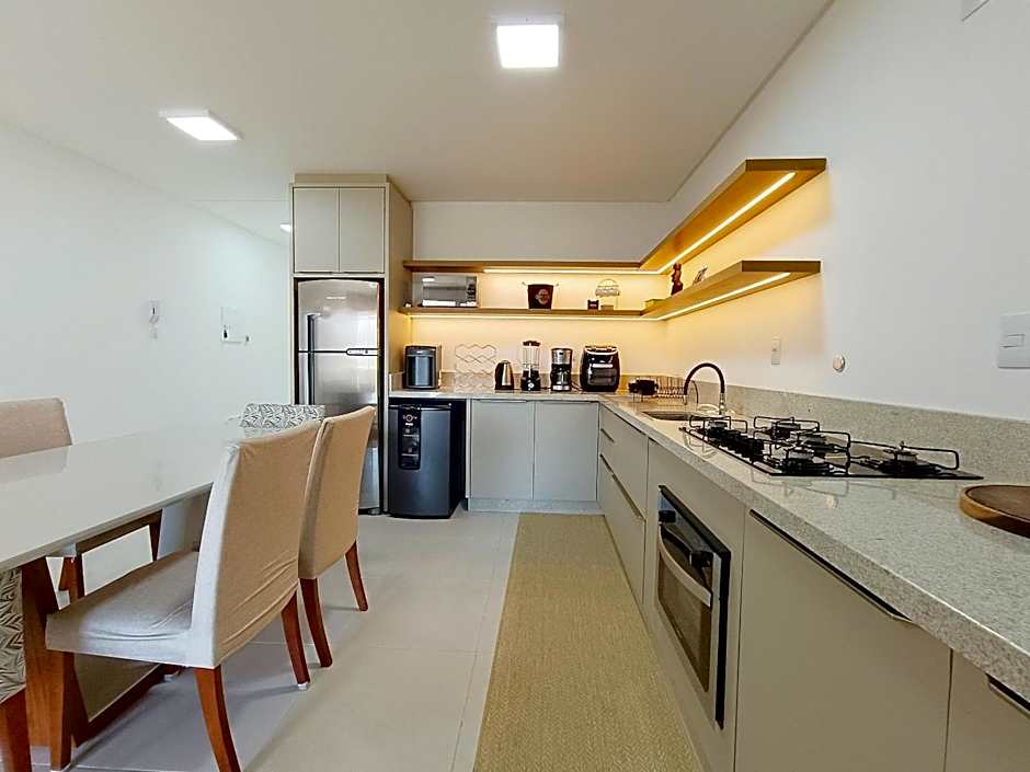 Alto padrão com piscina a 300m do mar - CAN103G